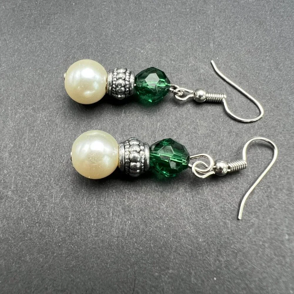 Faux Pearl Pierced Dangle Earrings Green Bead‎ Silver Tone Wire Drop